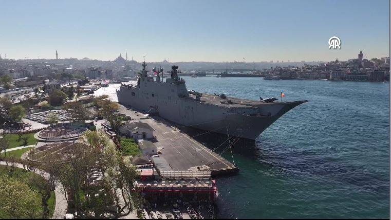 Juan Carlos amfibi hücum gemisi İstanbul'da! TGC Anadolu gemisine benziyor 13
